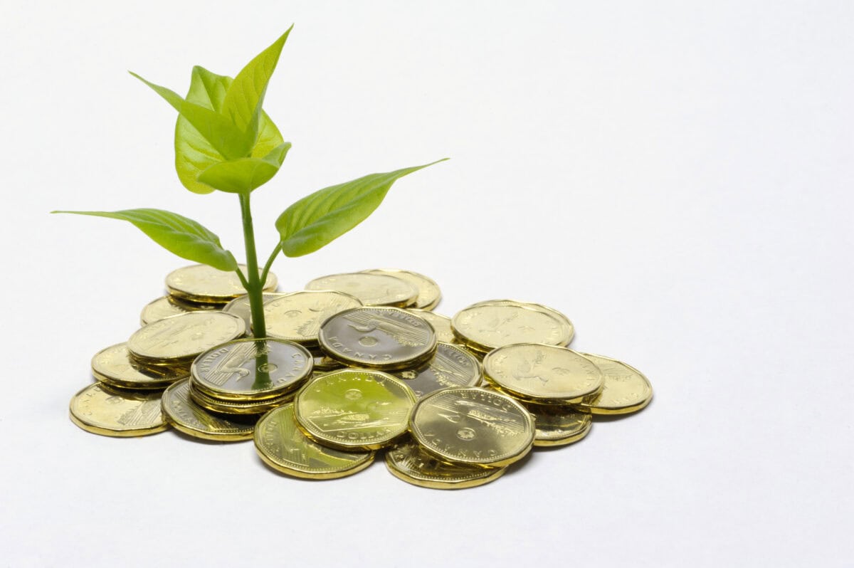 2 Strong Canadian Stocks That Raised Their Dividends Again