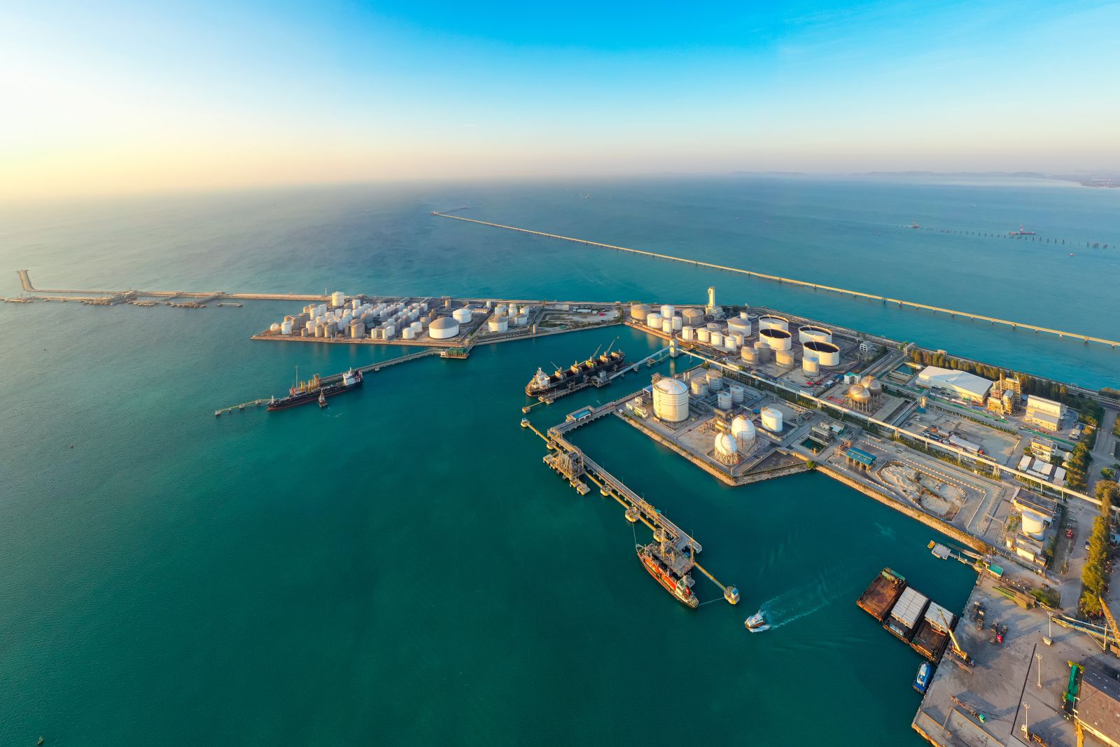 Crude Oil Prices Rise as US-Iran Hostilities Continue